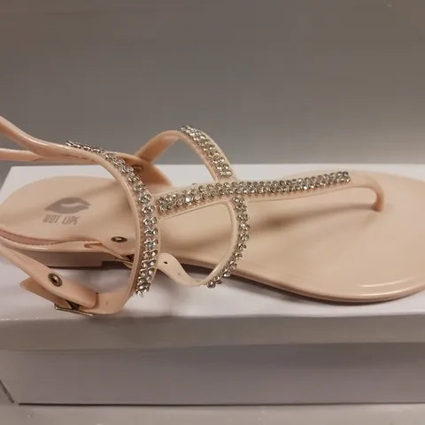 LOT OF 18 BOXED PAIRS OF HOT LIPS NUDE SANDALS - VARIOUS SIZES