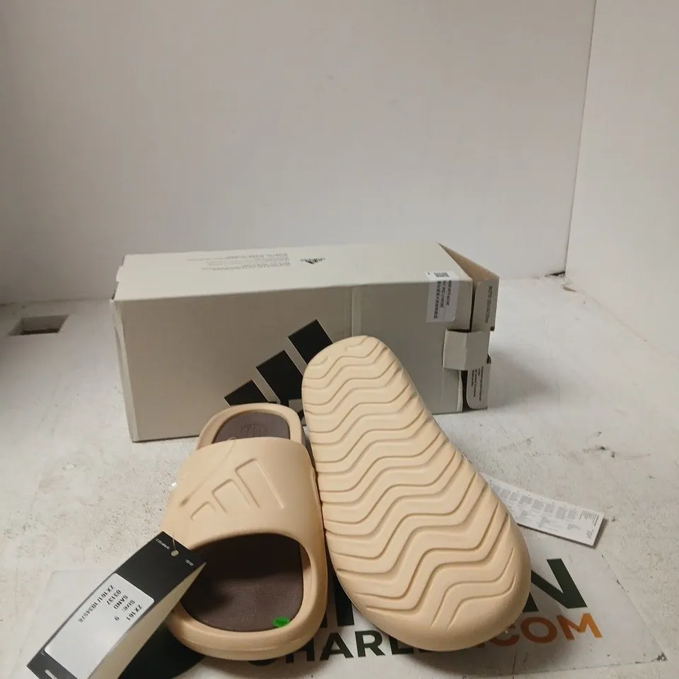 BOXED ADIDAS ADICANE SLIDE SANDALS – SAND, UK 9 (US 9)