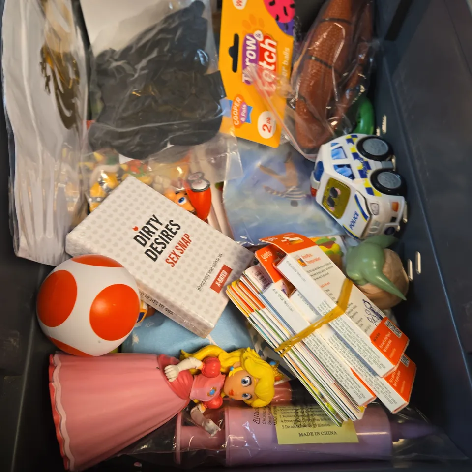 LARGE QUANTITY OF TOYS AND ACCESSORIES TO INCLUDE; BALLOONS, POKEMON BAG CHARM, YOTO STORIES, DUTCH BLITZ, PLAYING CARDS, POP MART PN FOR LOVE AND DIRTY DESIRES