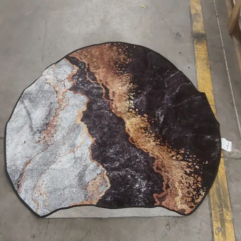 BOXED HARALDUR AREA RUG - APPROXIMATELY 118CM D