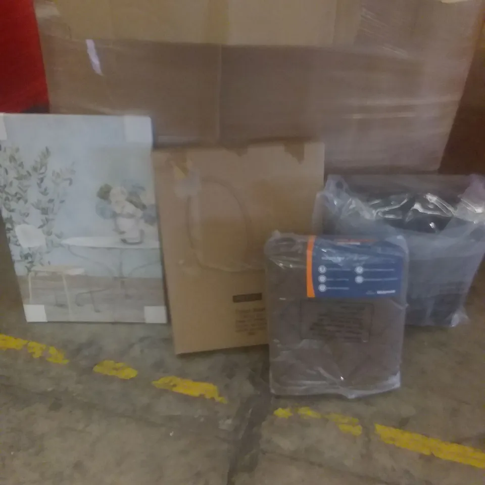 PALLET OF ASSORTED ITEMS INCLUDING PICTURE FRAME, TOILET SEAT, INDOOR MAT, TRAVEL SUITCASE