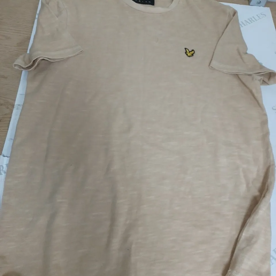 MEIUM  LYLE AND SCOTT YELLOW T-SHIRT 