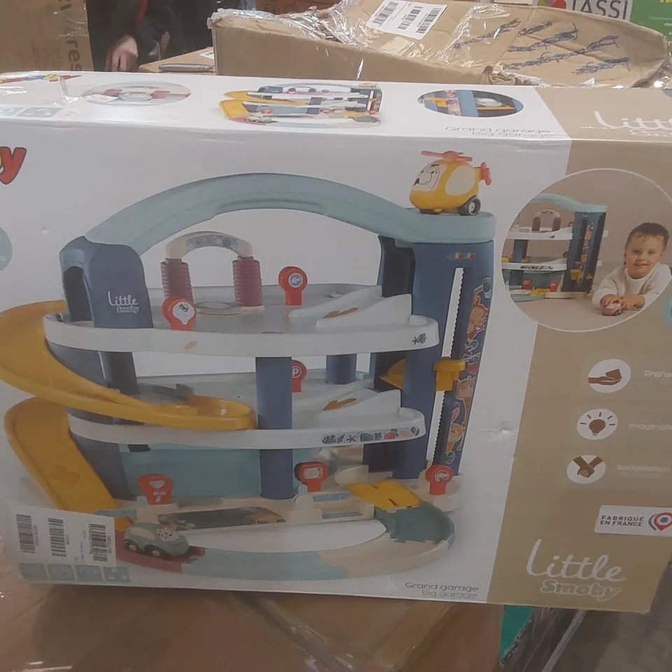 BOXED SMOBY LITTLE SMOBY BIG GARAGE RRP £59.99