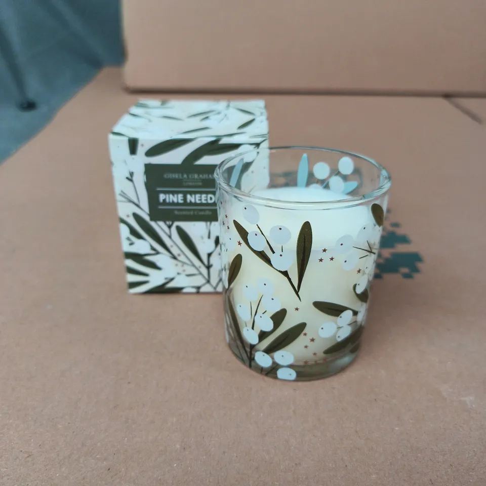 GISELA GRAHAM LONDON - PINE NEEDLE CANDLE SET, 6 GLASS VOTIVE CANDLES – XMAS