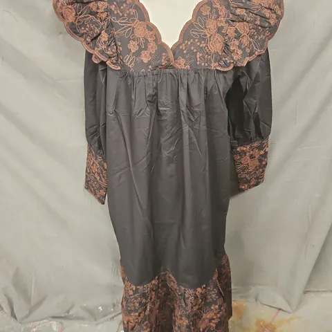 RESUME DIANA DRESS IN BLACK/BROWN SIZE 36/8
