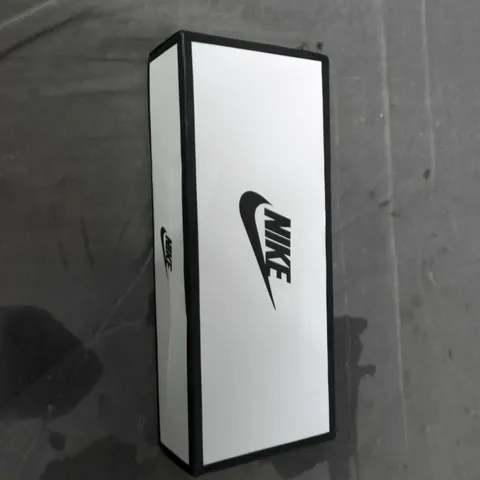 NIKE SOCKS – BLACK WITH WHITE SWOOSH, BOXED SET OF 5