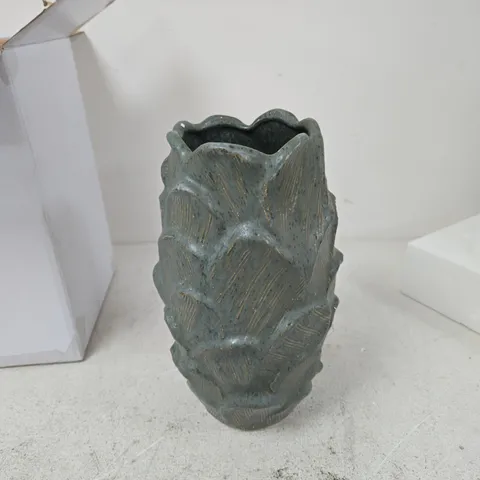 DECORATIVE CERAMIC VASE WITH LEAF-TEXTURED PATTERN, TURQUOISE GLAZE