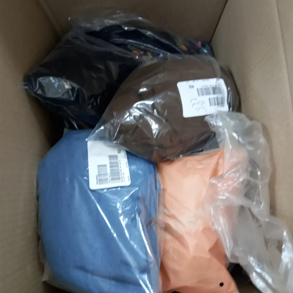 BOX OF APPROXIMATELY 10 ITEMS TO INCLUDE BRAS, BOOT SOLES, SHAPING LEGGING ETC  