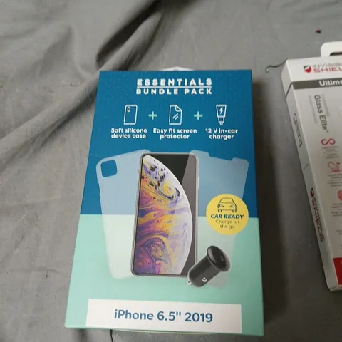 BOX OF APPROXIMATELY 18 ASSORTED PHONE CASES INCLUDING MOBILE PHONE ACCESSORY BUNDLE: INVISIBLESHIELD GLASS ELITE+ SCREEN PROTECTORS FOR SAMSUNG GALAXY A32 5G + ASSORTED CASES (IPHONE ESSENTIALS BUNDL