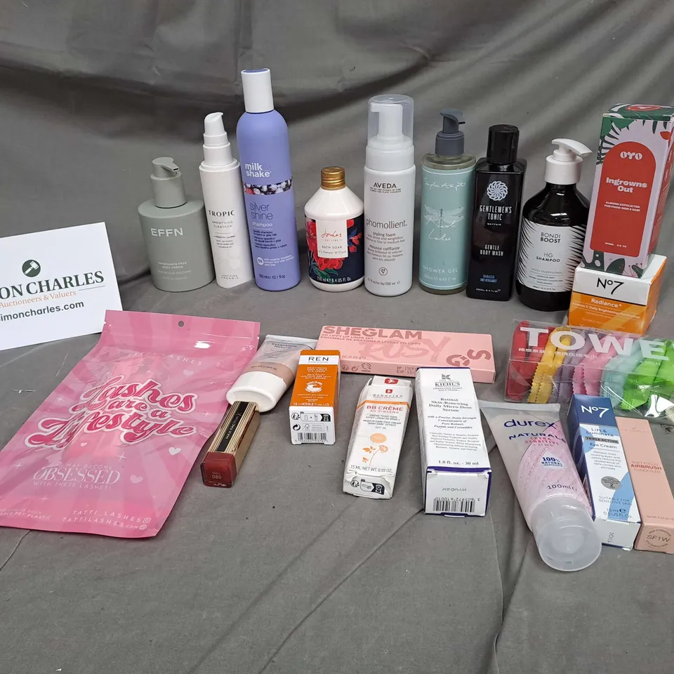 APPROXIMATELY 20 ASSORTED COSMETIC PRODUCTS TO INCLUDE GENTLEMENS TONIC BODY WASH, REN DARK CIRCLE EYE CREAM, AND DUREX ULTRA SENSITIVE LUBE ETC.