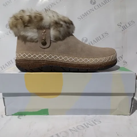 BOXED PAIR OF EARTH ORIGINS EMMALYN BEIGE BOOTIES - SIZE 5