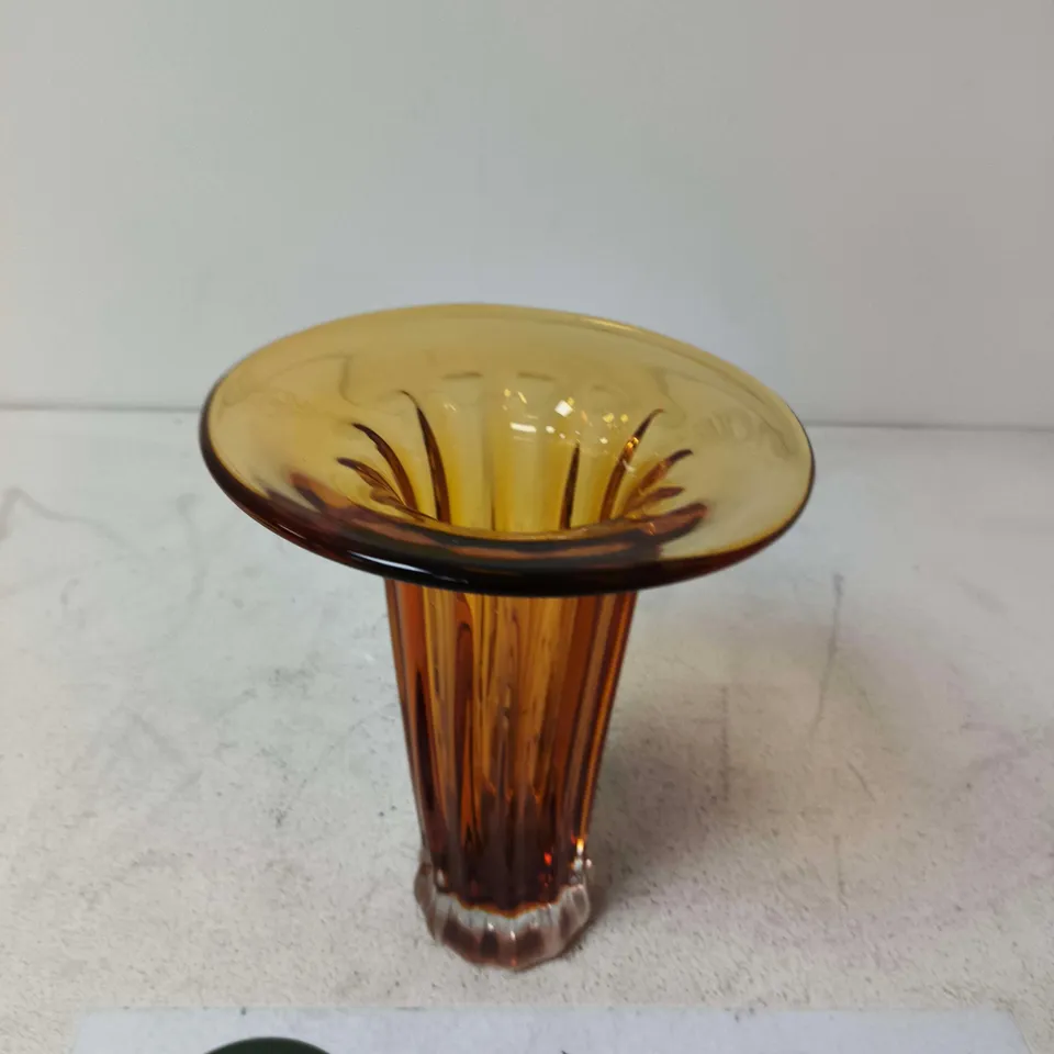 VINTAGE ART DECO AMBER GLASS TRUMPET VASE