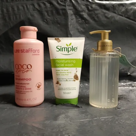 APPROXIMATELY 15 ASSORTED COSMETIC ITEMS TO INCLUDE SIMPLE, LEE STAFFORD, ETC - COLLECTION ONLY