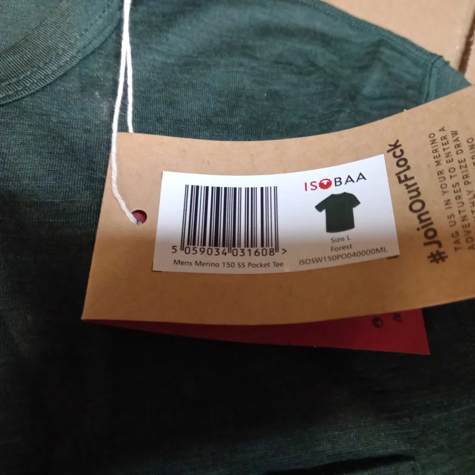ISOBAA FOREST GREEN MENS MERINO POCKET TEE - LARGE