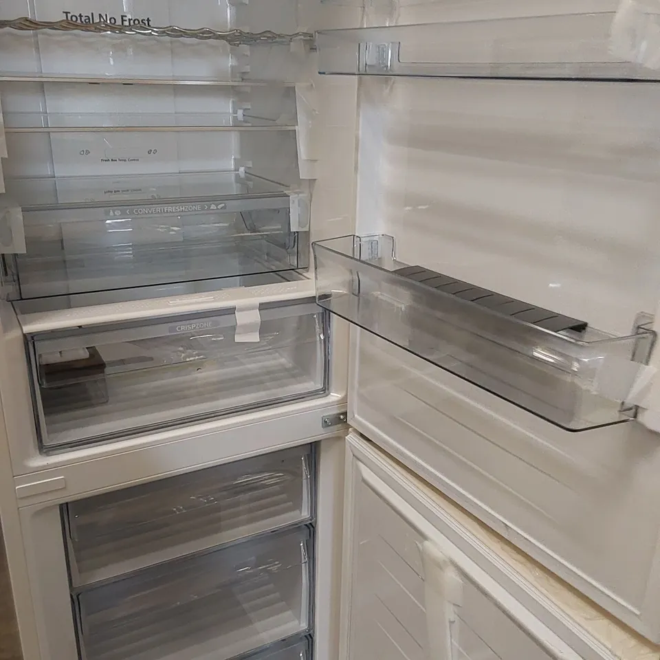 HISENSE RETRO FREESTANDING 60/40 FRIDGE FREEZER, MODEL: RB390N4RYDUK
