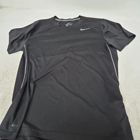 NIKE DRI-FIT T-SHIRT - BLACK - UK MEDIUM (US M)