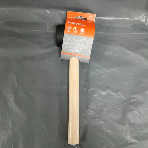 REGATTA CAMPING MALLET WITH PEG EXTRACTOR 