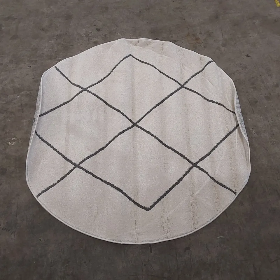BRAND NEW PACO HOME HARAL ROUND AREA RUG - WHITE // SIZE: 3'11"