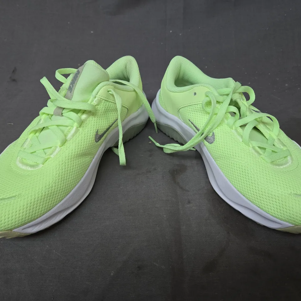 BOXED PAIR OF NIKE TRAINING LEGEND ESSENTIAL 3 SHOES IN LIGHT GREEN UK SIZE 5