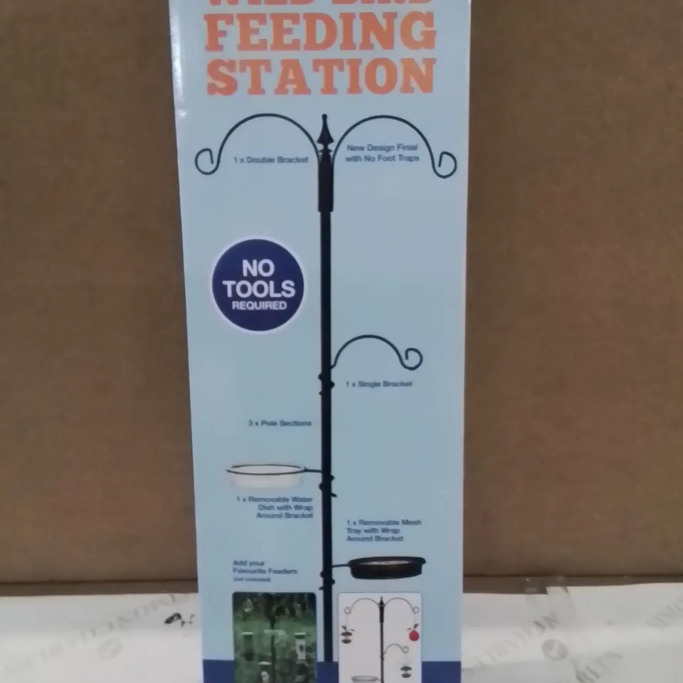 BOXED OSSIAN WILD BIRD FEEDING STATION 