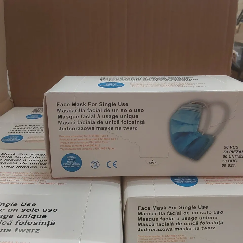 PALLET CONTAINING A VERY LARGE QUANTITY OF MEDICAL FACE MASKS