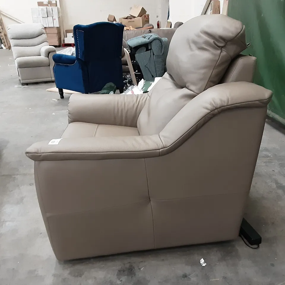 QUALITY BRITISH MANUFACTURED DESIGNER G PLAN FIRTH ELECTRIC RECLINING CHAIR P216 CAPRI MUSHROOM 