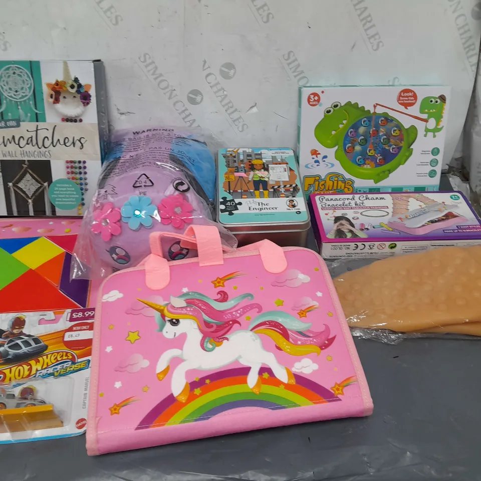 LARGE BOX OF ASSORTED TOYS AND GAMES TO INCLUDE FIDGET BOOKS, TEDDIES AND JIGSAWS