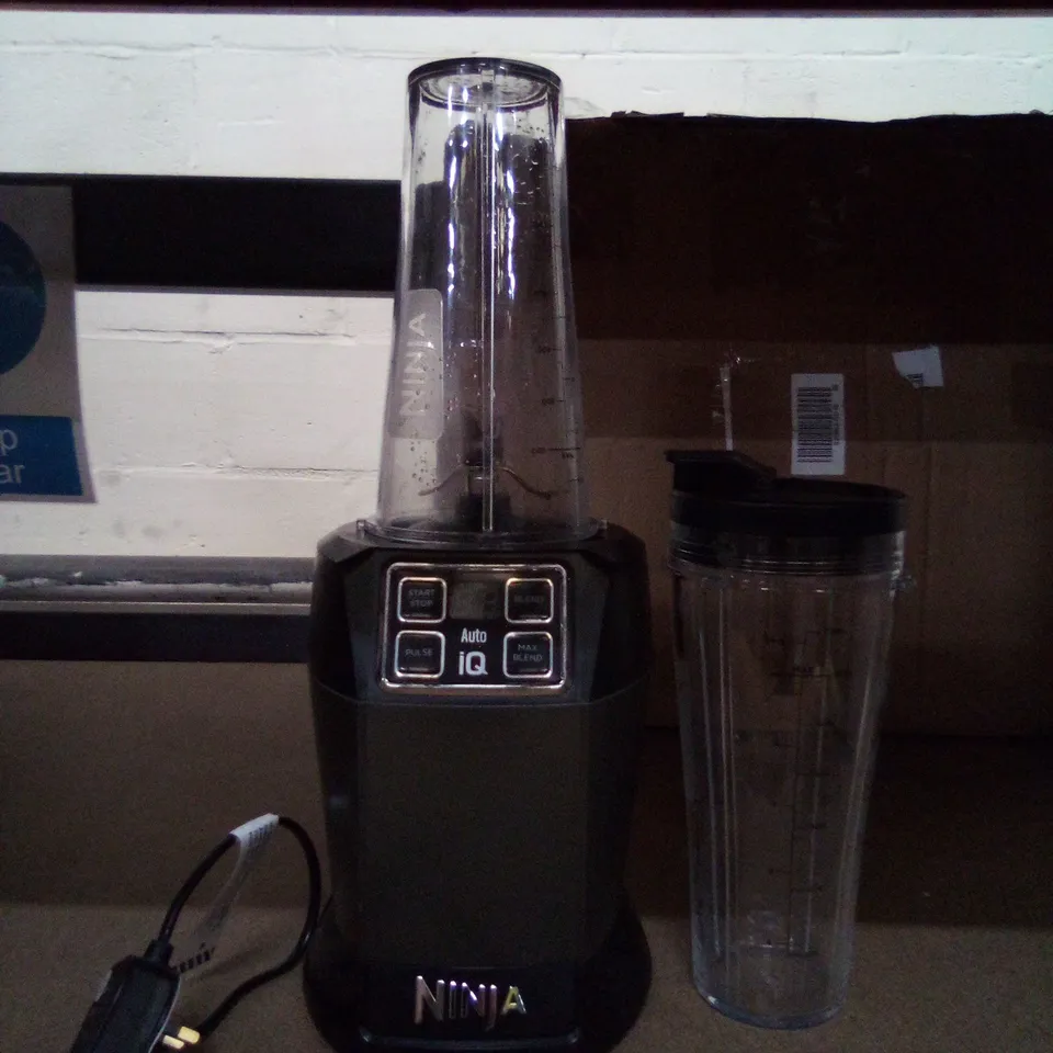 NINJA BLENDER WITH 700ML CUP