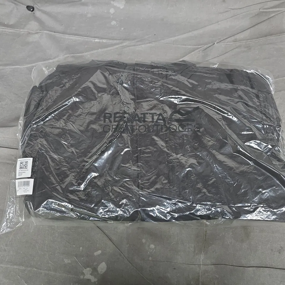 BAGGED REGATTA STERLINGS JACKET IN BLACK - UK SMALL