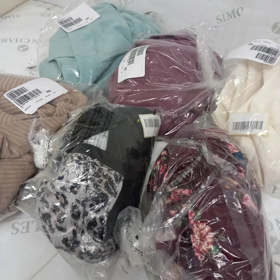 BOX OF APPROXIMATELY 10 ASSORTED CLOTHING ITEMS TOPS, TURTLENECK, PANTS ETC