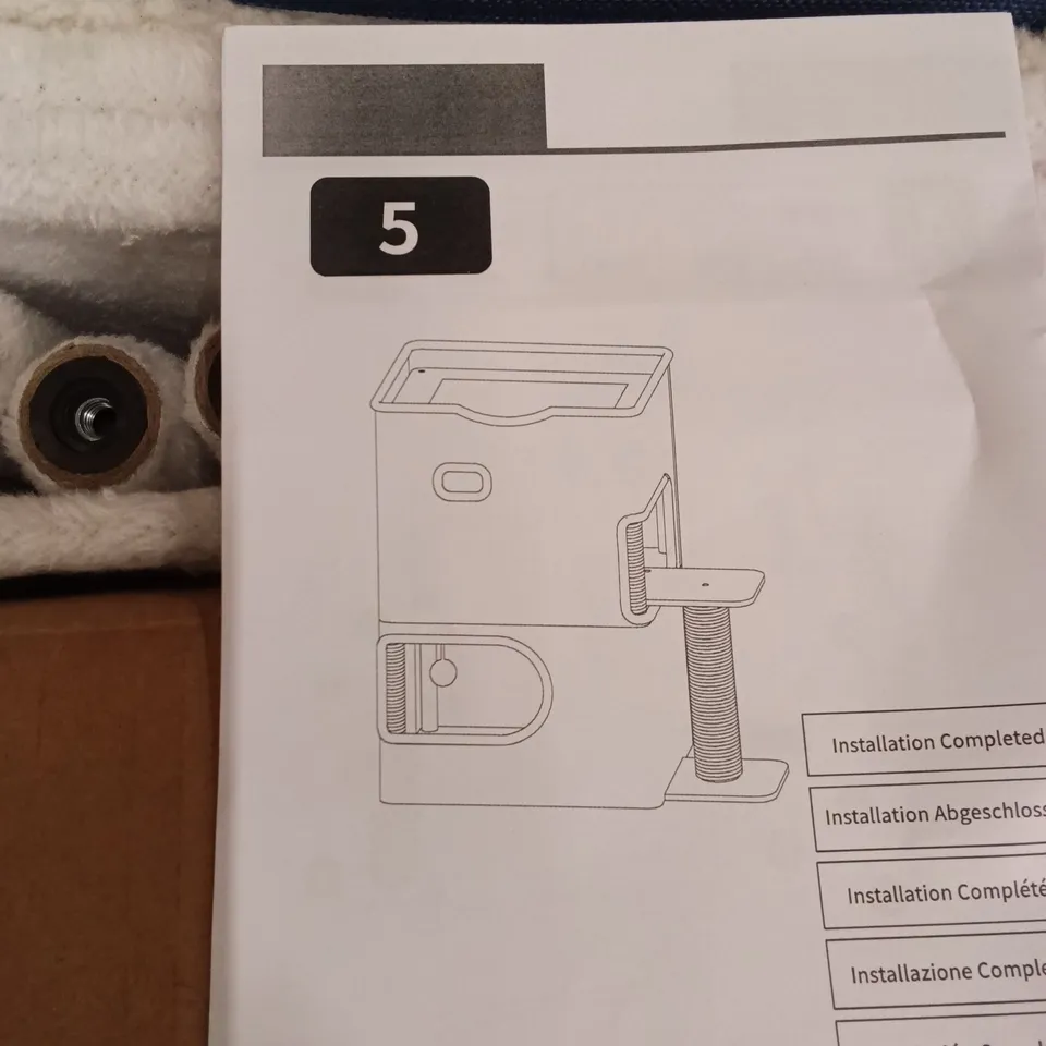 BOXED CAT SCRATCHING POST/CLIMBING FRAME - WHITE (1 BOX)