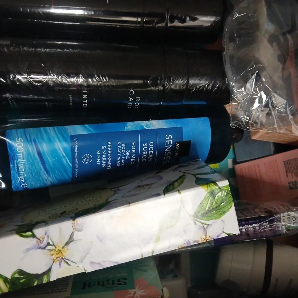 APPROXIMATELY 20 ASSORTED COSMETIC ITEMS TO INCLUDE CERAVE, THE ORDINARY, ETC - COLLECTION ONLY