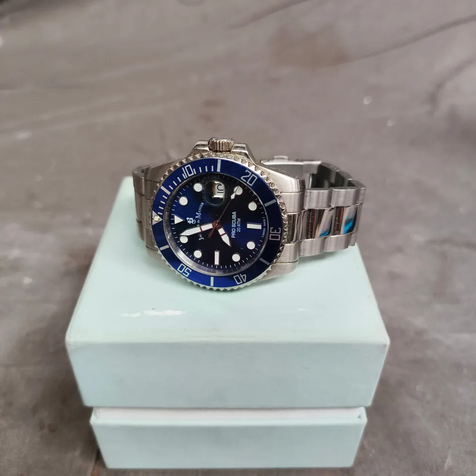 JACQUES DU MANOIR SWISS MADE DIVER STYLE WRISTWATCH 