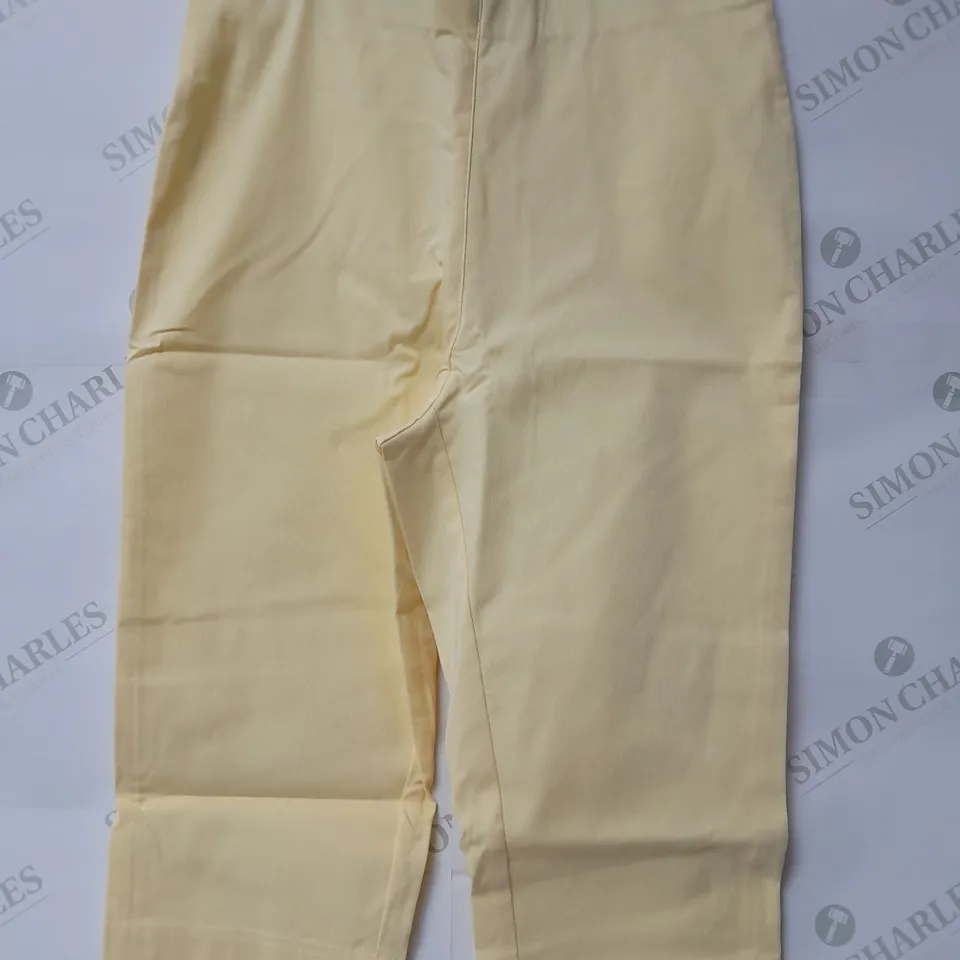 ROMAN BENGALINE PLAIN SHORTS IN LEMON - UK 10