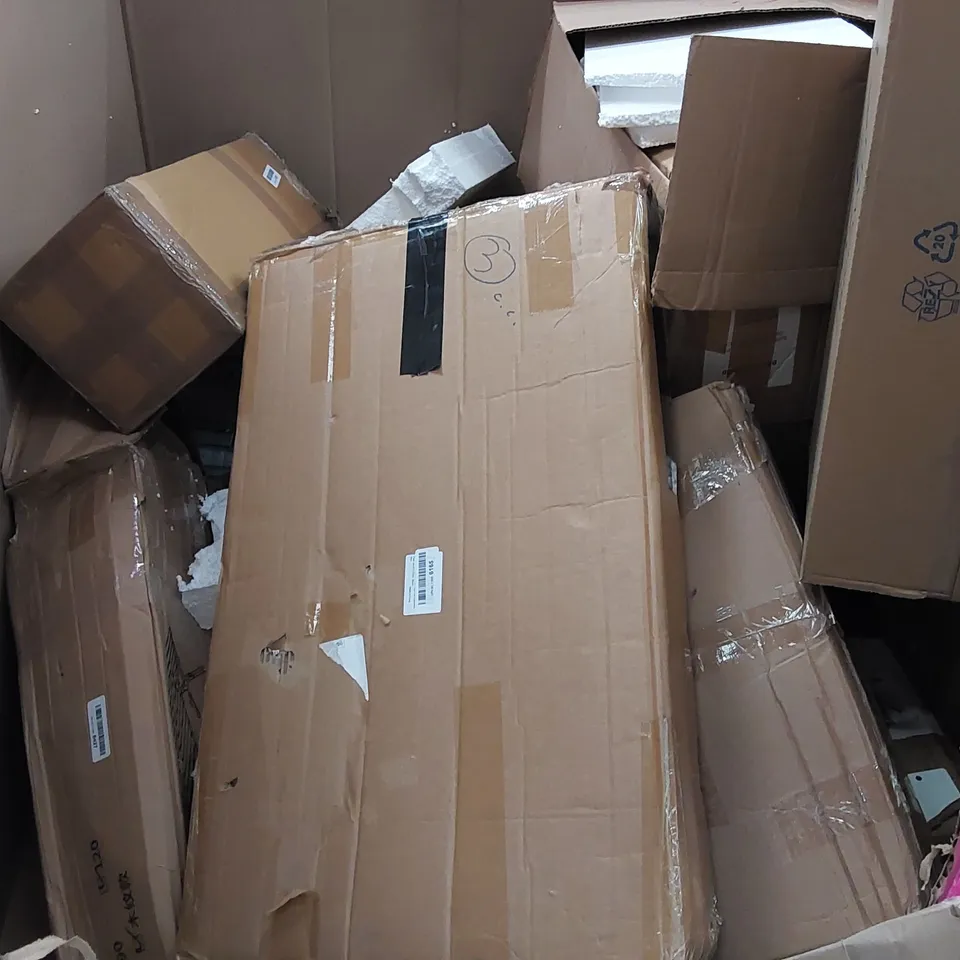 PALLET OF ASSORTED HOMEWARE AND CONSUMER PRODUCTS TO INCLUDE; SUITCASES, PICNIC FOLDING TABLE - 4FT, TRIPOD LAMP, SHOE RACK ECT.