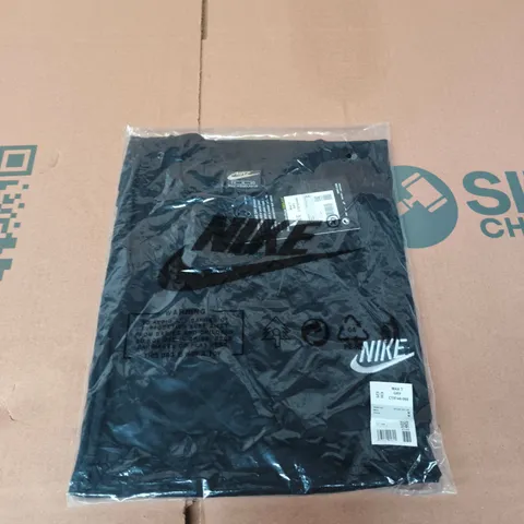 NIKE BLACK CASUAL TEE - SIZE M