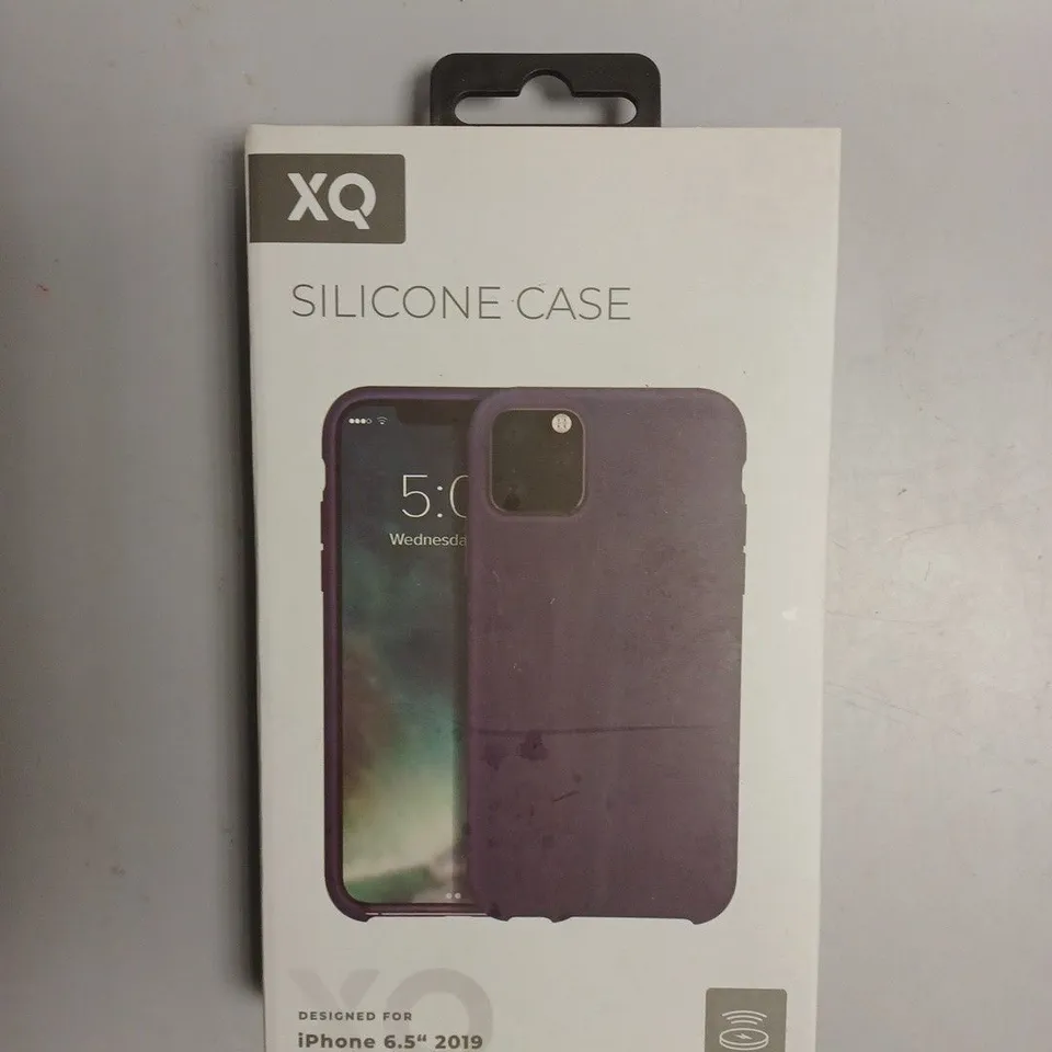 APPROXIMATELY 60 BRAND NEW BOXED XQ SILICONE PROTECTIVE CASES FOR IPHONE 6.5" 2019 MODEL 