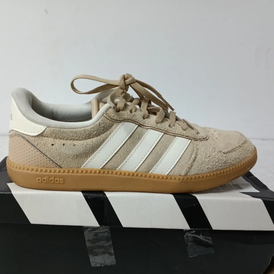 BOXED PAIR OF ADIDAS BREAKNET SLEEK J – UK 5.5