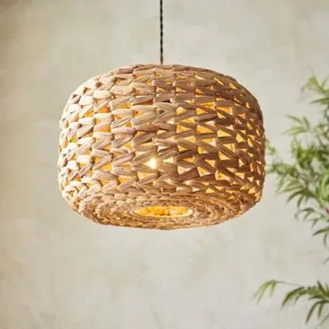 BOXED TOCA PENDANT LIGHT LAMP SHADE FINISHED IN NATURAL (1 BOX)