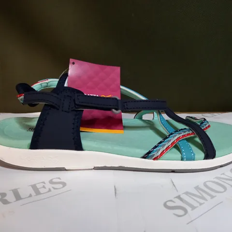REGATTA LADY SANTA ROMA SANDALS SIZE 7