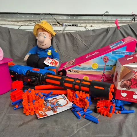 5 ASSORTED TOYS TO INCLUDE ZURU X-SHOT INSANITY, BARBIE TRI-LITE SCOOTER, FIREMAN SAM SOFT TOY, TONIES STARTER SET