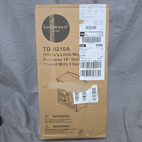 BOXED KIDS WOODEN PLAY KITCHEN  