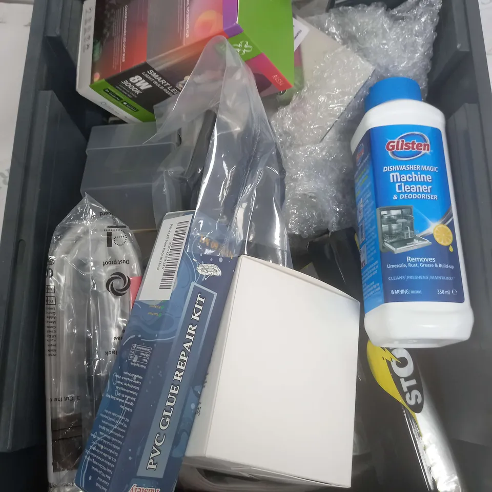 BOX OF APPROXIMATELY 10 ASSORTED ITEMS TO INCLUDE - SMART LED BULB, PVC GLUE, STORM PRO EEL ETC