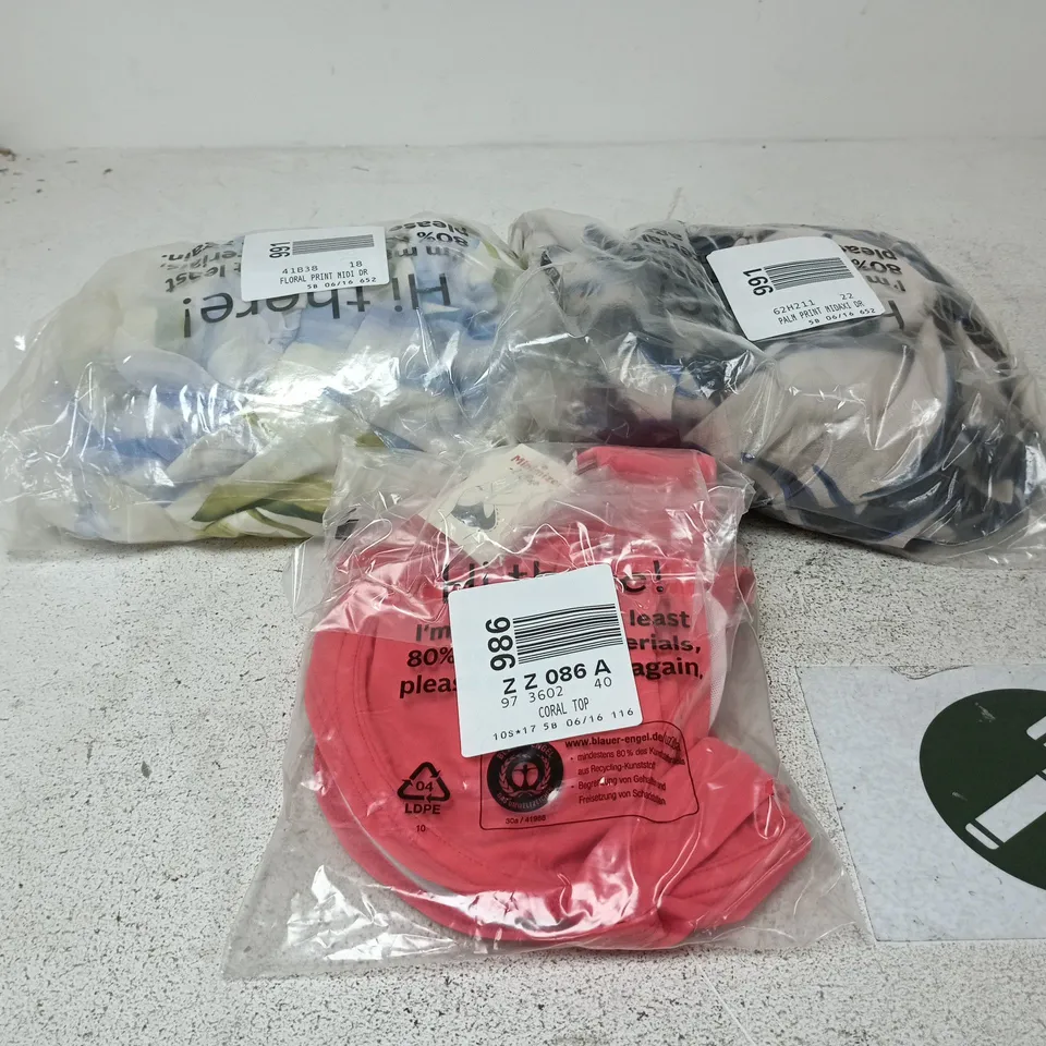 BOX OF APPROXIMATELY 20 ASSORTED CLOTHING ITEMS OF VARIOUS STYLES AND SIZES TO INCLUDE CORAL TOP, FLORAL PRINT MIDI DRESS, PALM PRINT MIDAXI DRESS ETC