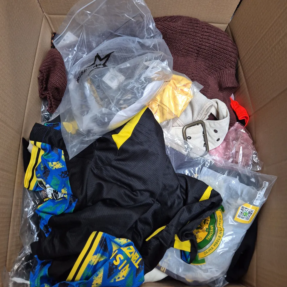 APPROXIMATELY 25 ASSORTED CLOTHING AND FASHION PRODUCTS IN VARIOUS STYLES AND SIZES - COLLECTION ONLY