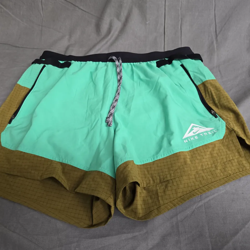 NIKE TRIAL RUNNING SHORTS SIZE L