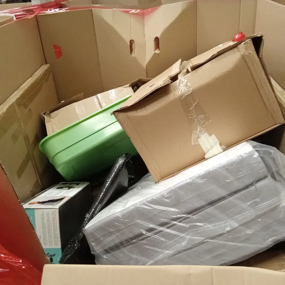 PALLET OF ASSORTED HOUSEHOLD GOODS AND PRODUCTS TO INCLUDE; MATTRESS, BABY PRODUCTS ETC