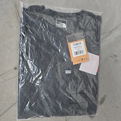 THE NORTH FACE SHORT SLEEVE T-SHIRT IN BLACK SIZE LARGE
