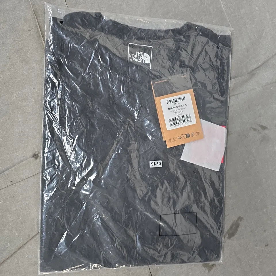 THE NORTH FACE SHORT SLEEVE T-SHIRT IN BLACK SIZE LARGE