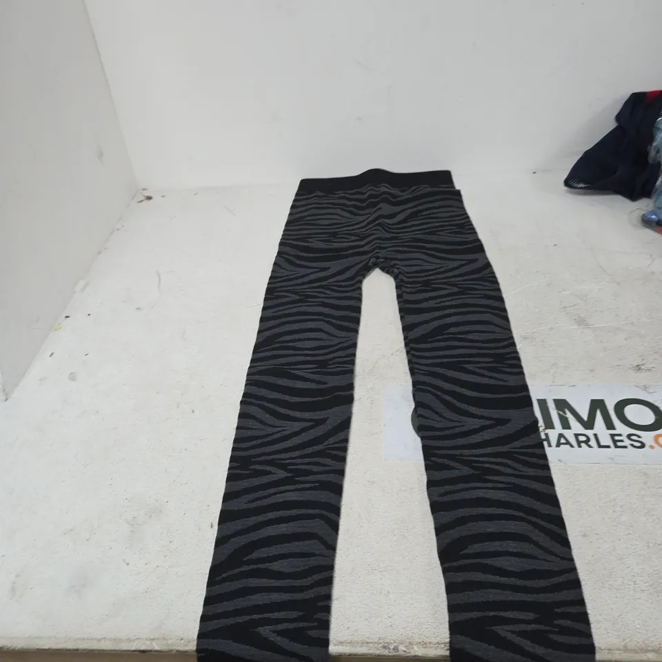 BOX OF APPROXIMATELY 25 ASSORTED CLOTHING ITEMS TO INCLUDE: QED LONDON ZEBRA LEGGINGS